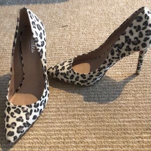 Charles by Charles David leopard print pumps